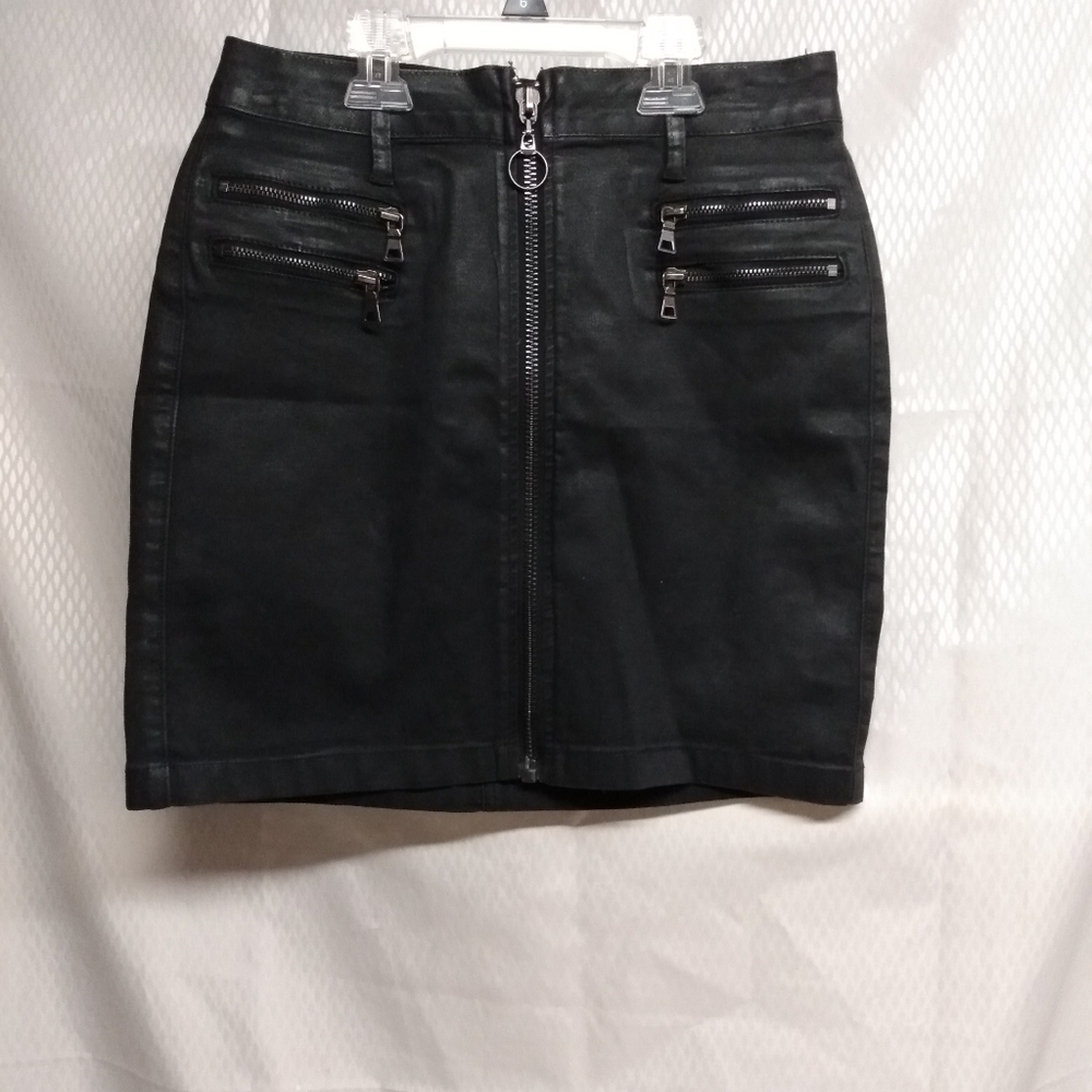 8TH OF LA Skirt, sz M, Black, zip down front,  front pocket, pre-owned